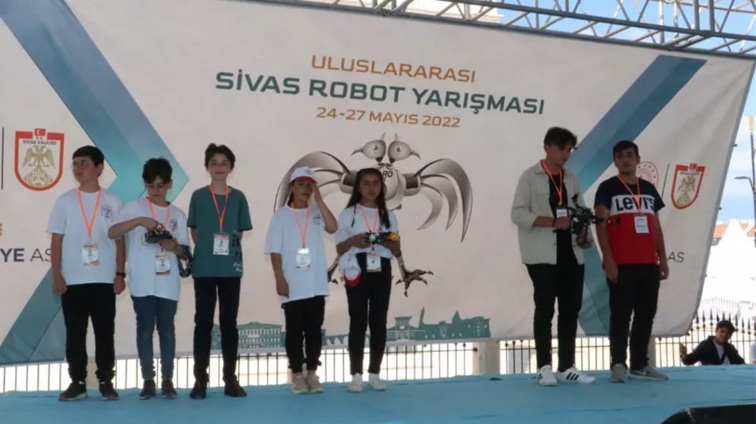 Borsa İstanbul Recepbey Mesleki ve Teknik Anadolu Lisemiz Robot Yarışmasında 3. Oldu